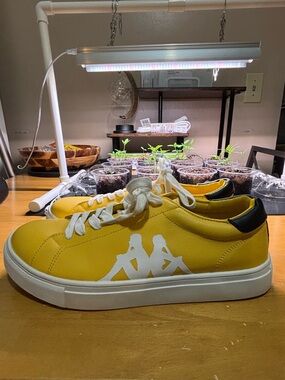 Kappa Yellow Low-Top Sneakers with White Logo and Black Heel